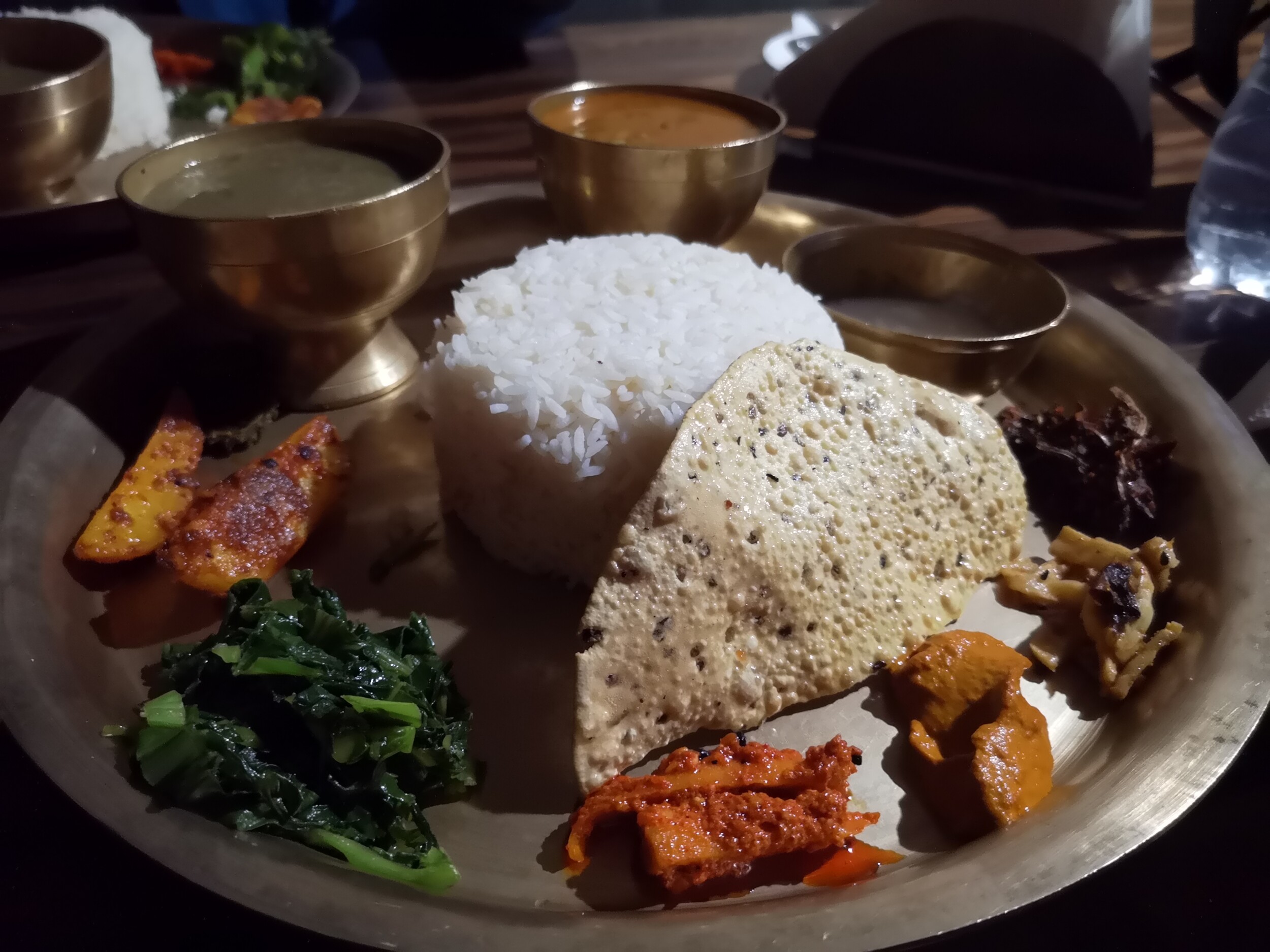Een thali bij Thakali in Gangtok - Permanent gesloten nu