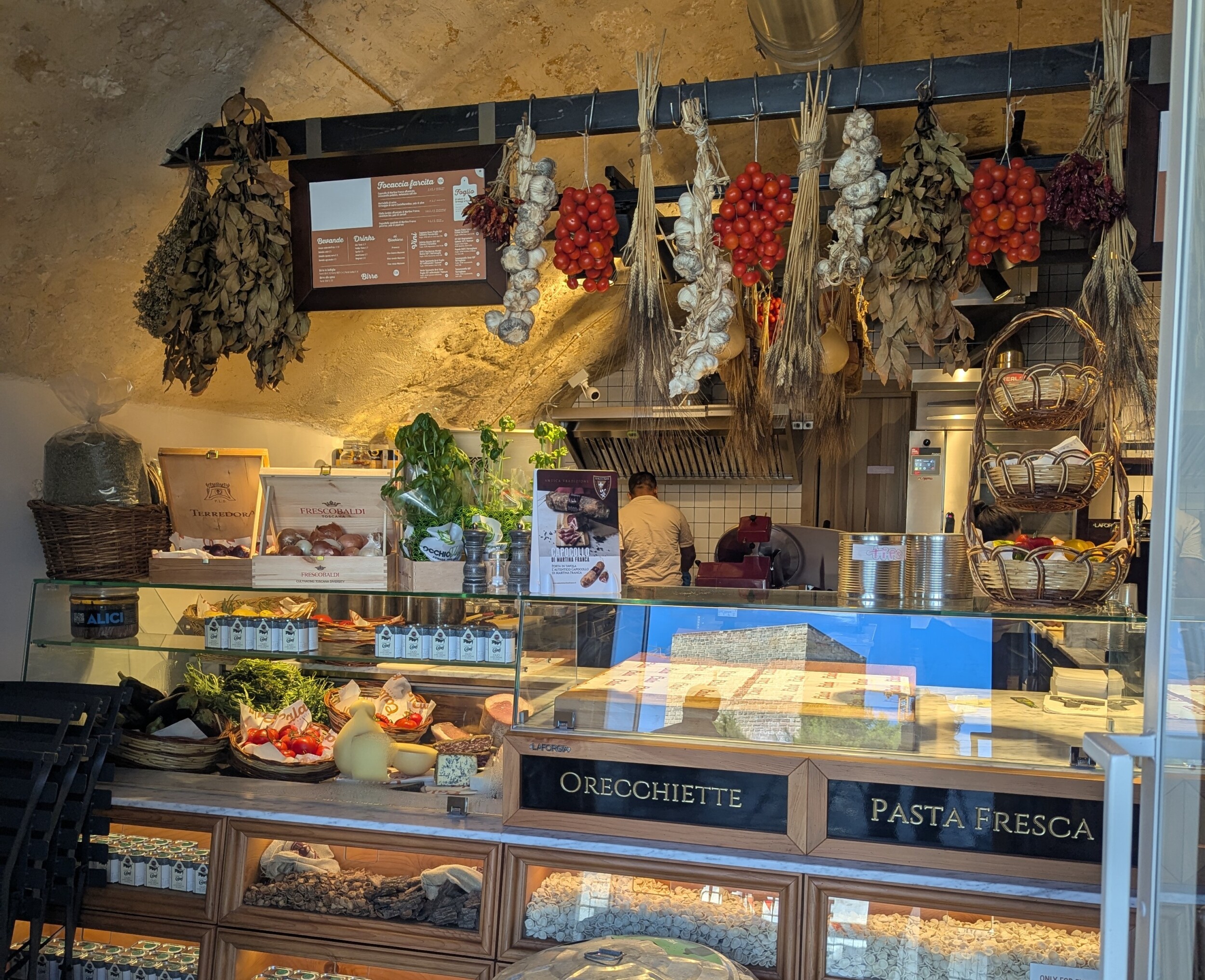 Cala Tin Puglia, winkel in Bari om lokale orecchiette te kopen