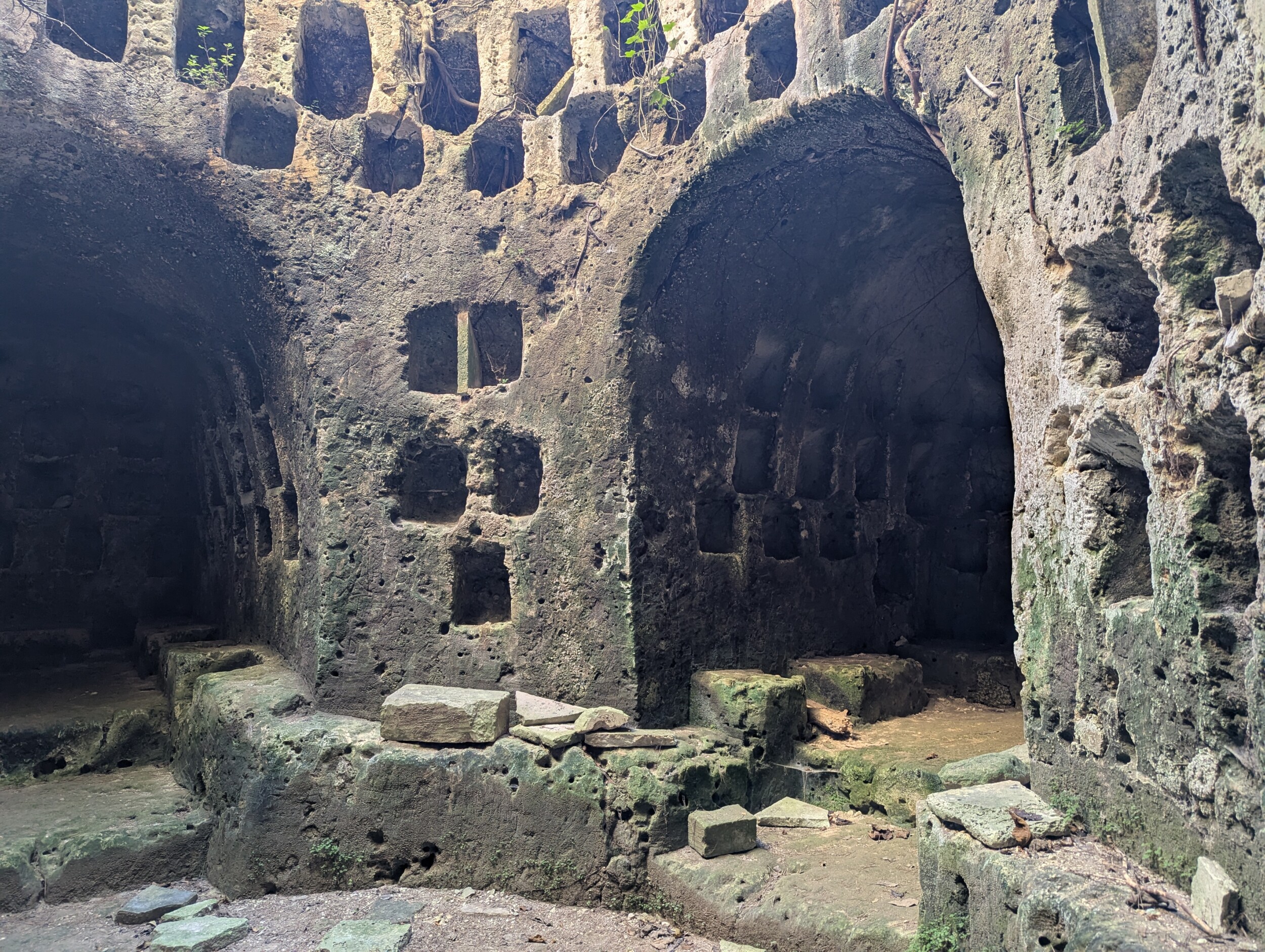 Bezoek Ipogeo di Torre Pinta nabij Otranto