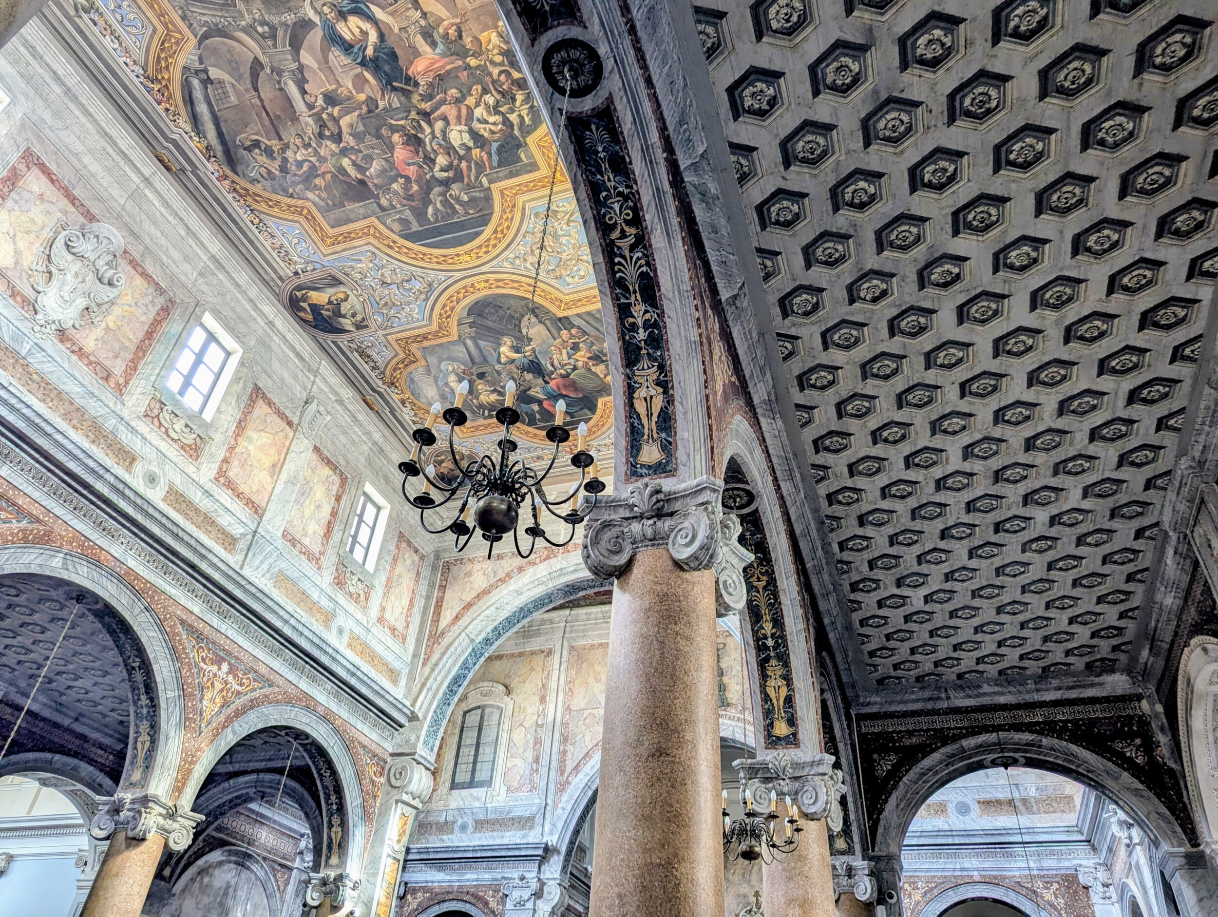 Kerk in oude stad Ostuni - Puglia