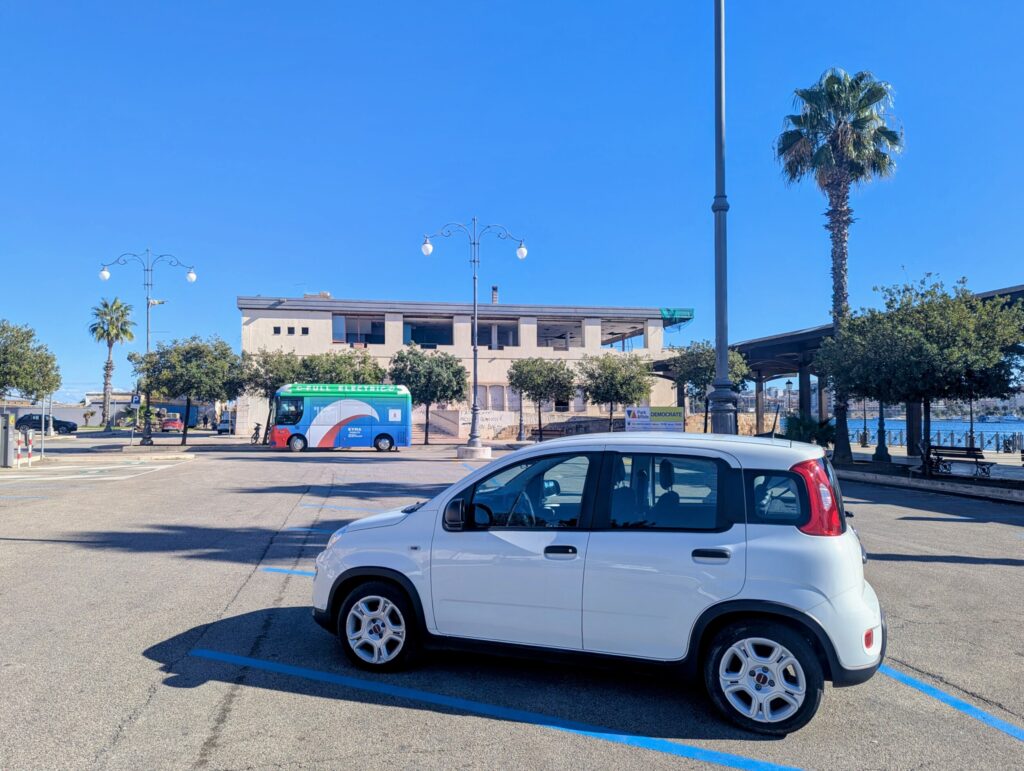 De nieuwe parkeerplaats in Taranto voor 1 euro met pendelbus