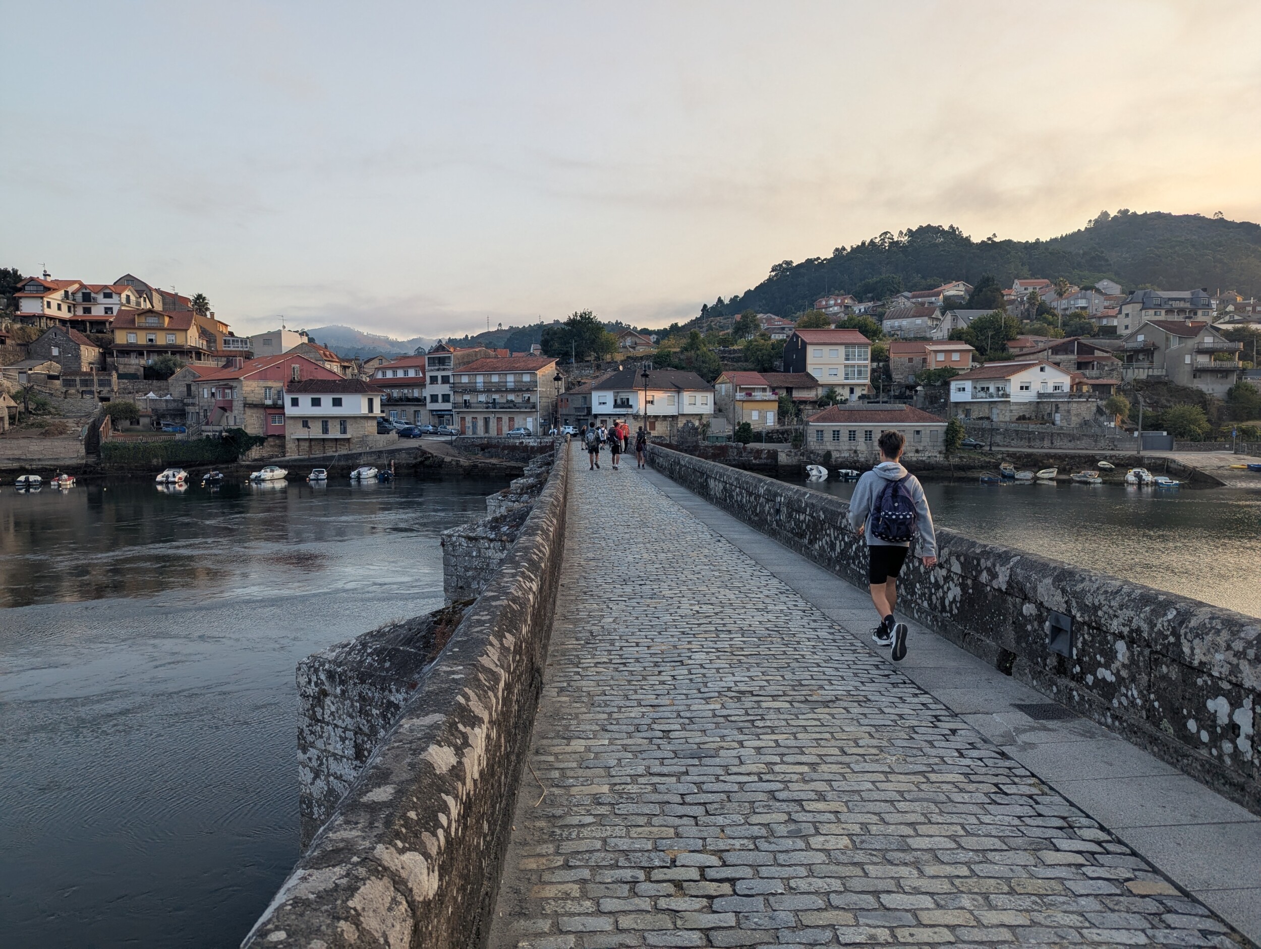 Over eeuwenoude bruggen en paden naar Santiago de Compostela