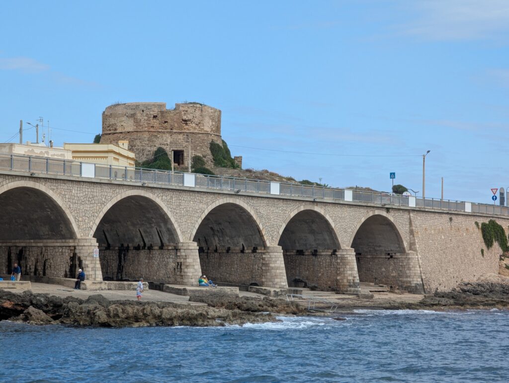 Zwemmen bij restorante Loguita bij de brug