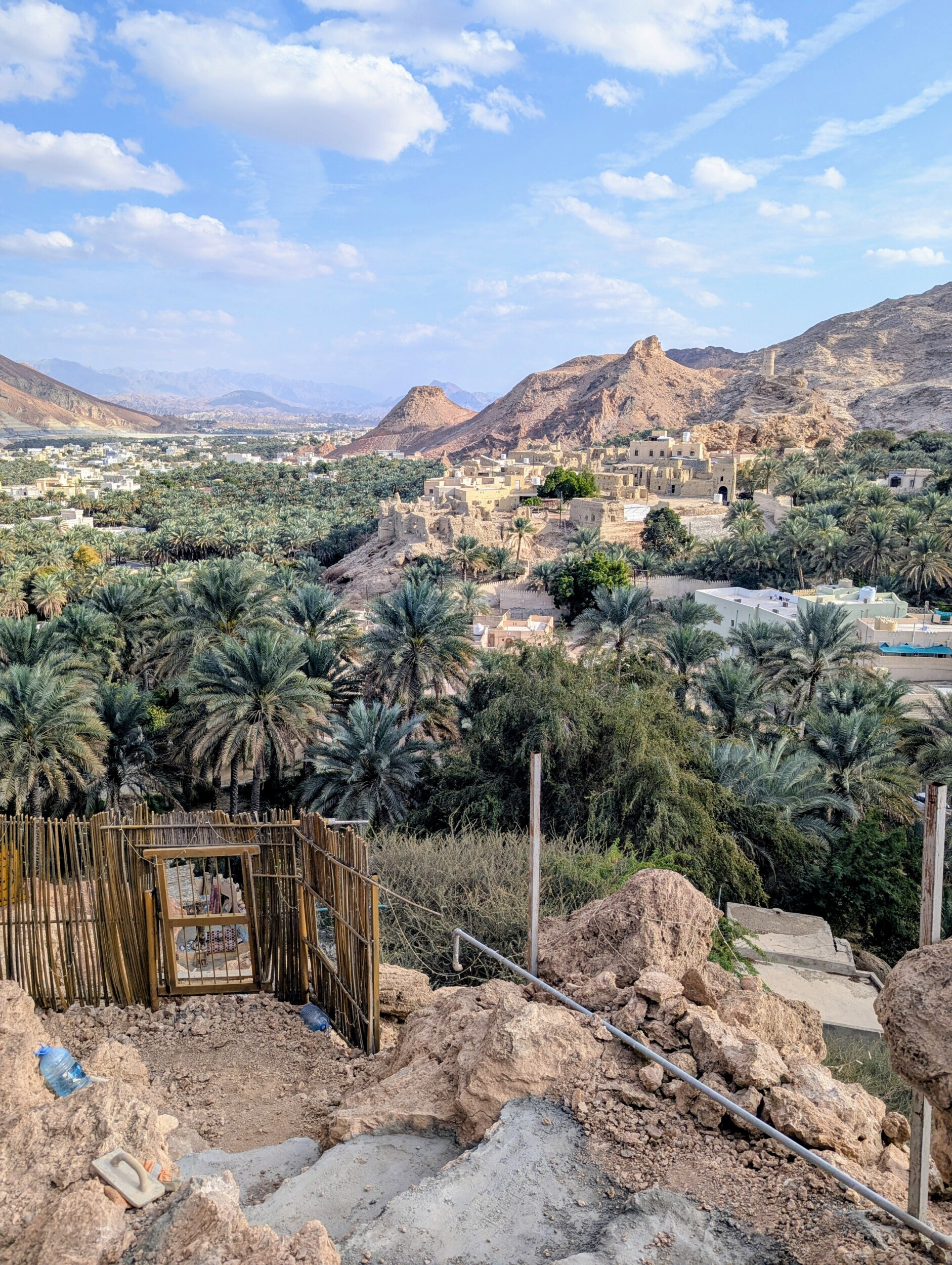 Owl Tower - Fanja met zicht op het fort