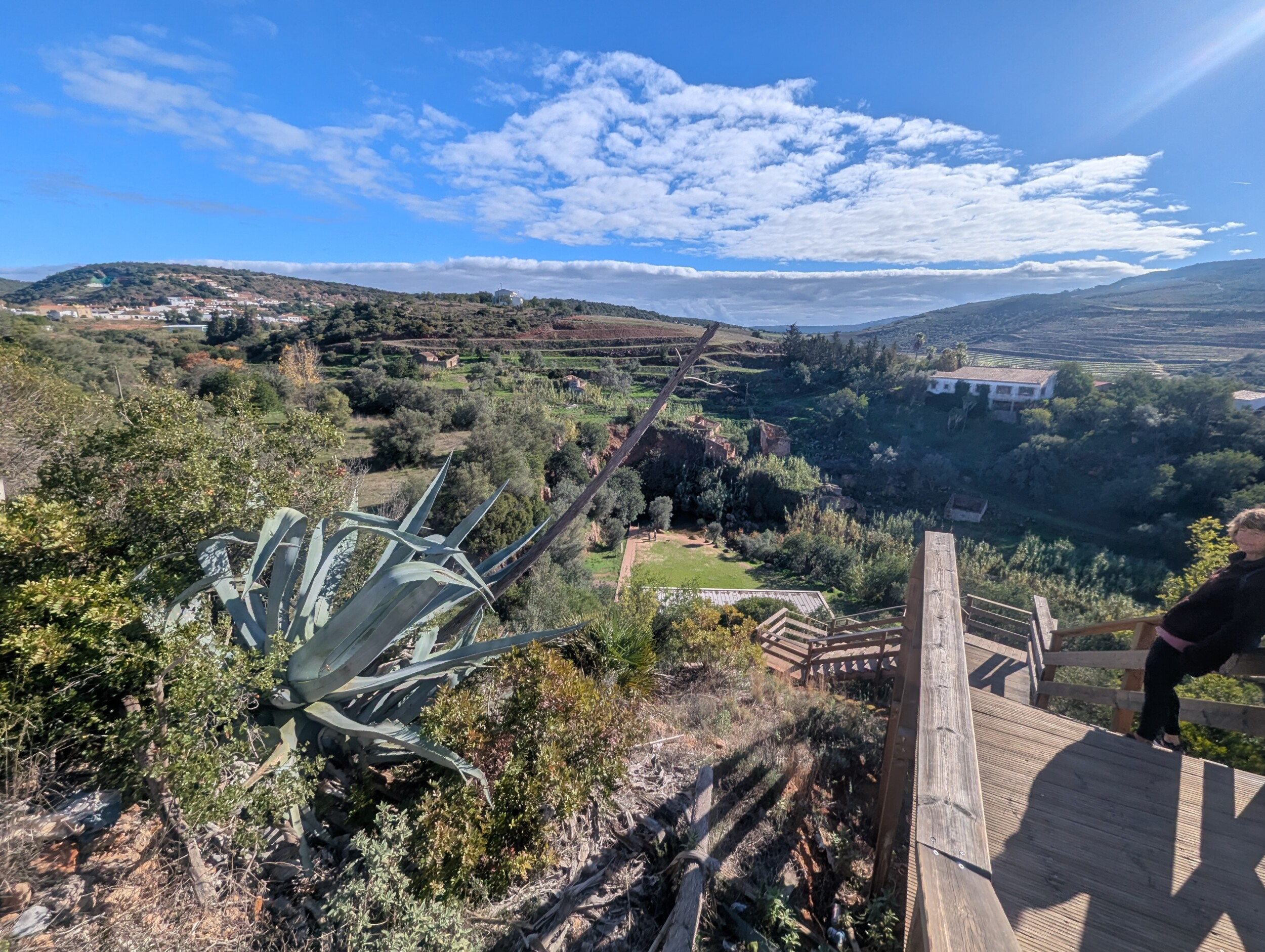 Queda do Vigário waterval in Alte, Algarve met 24 meter vallend water