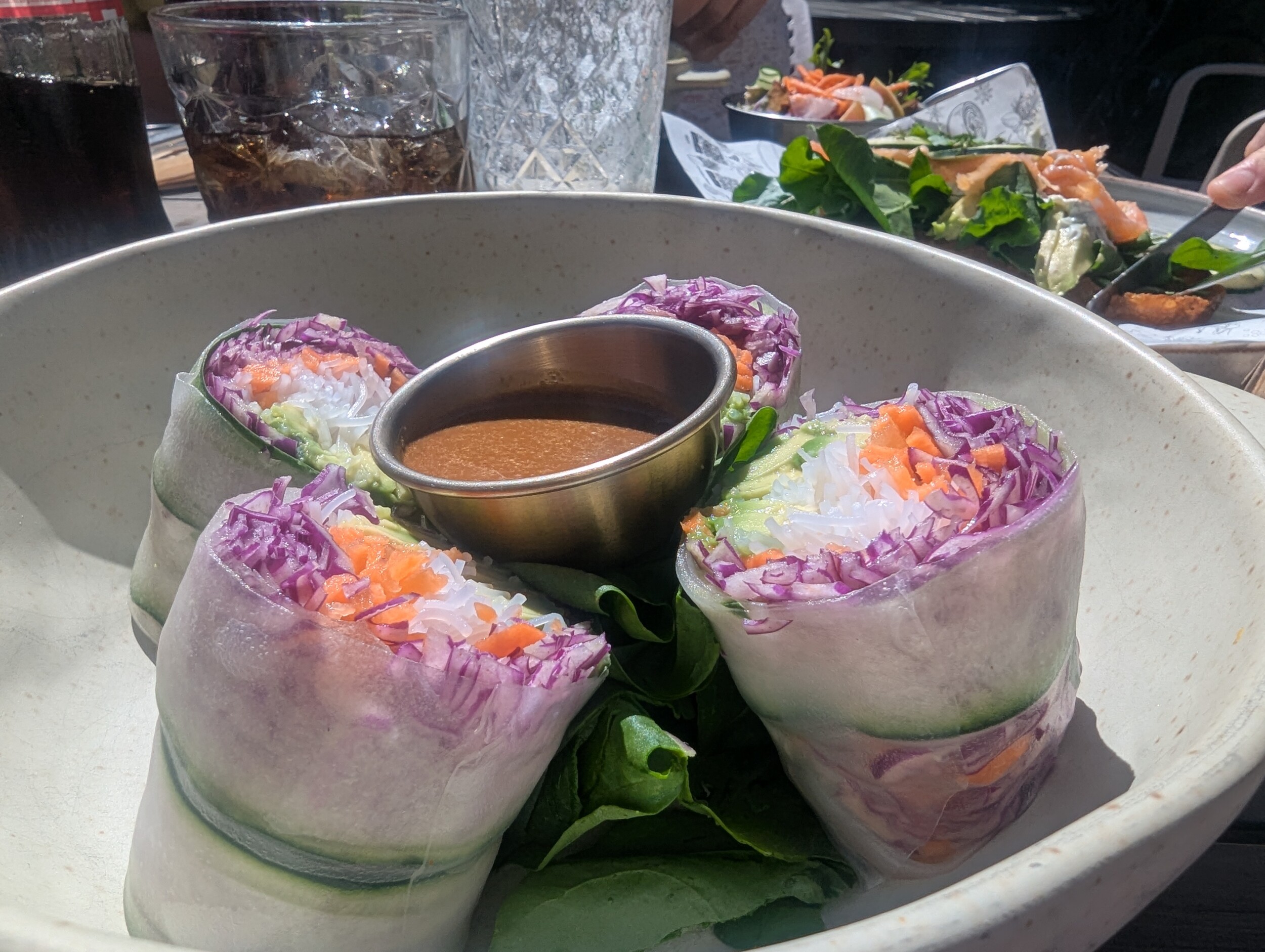 Heerlijke verse springrolls bij Orchid Coffee Restaurant