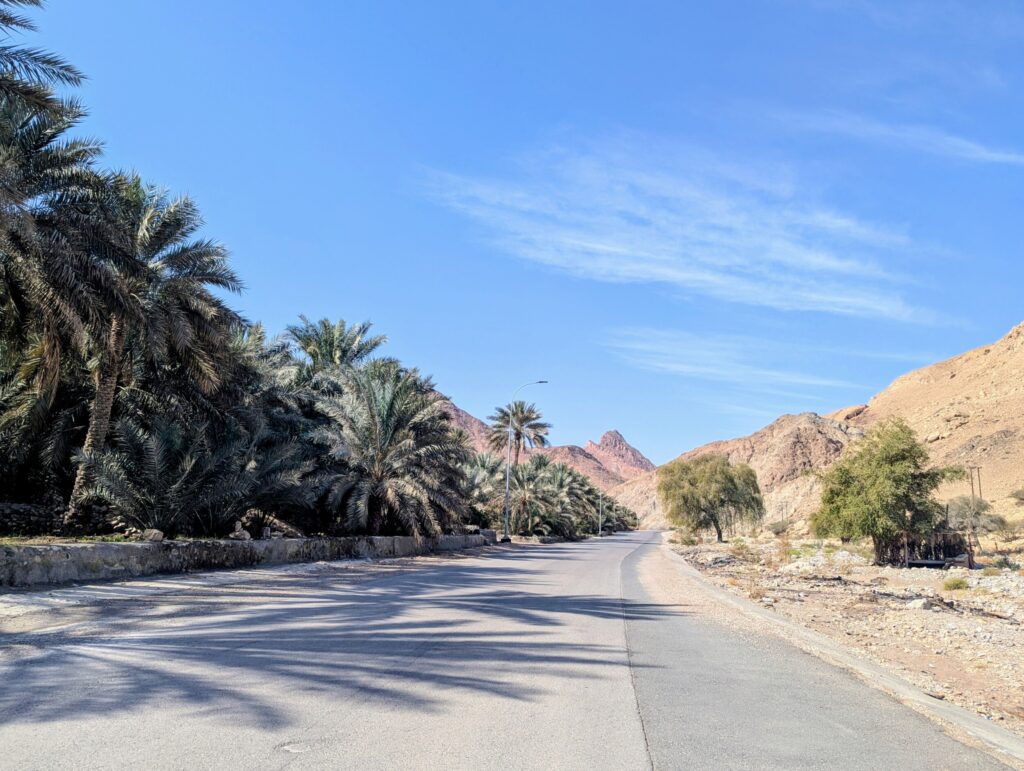 Straatbeeld Oman - Op weg naar de Sa'al Steps