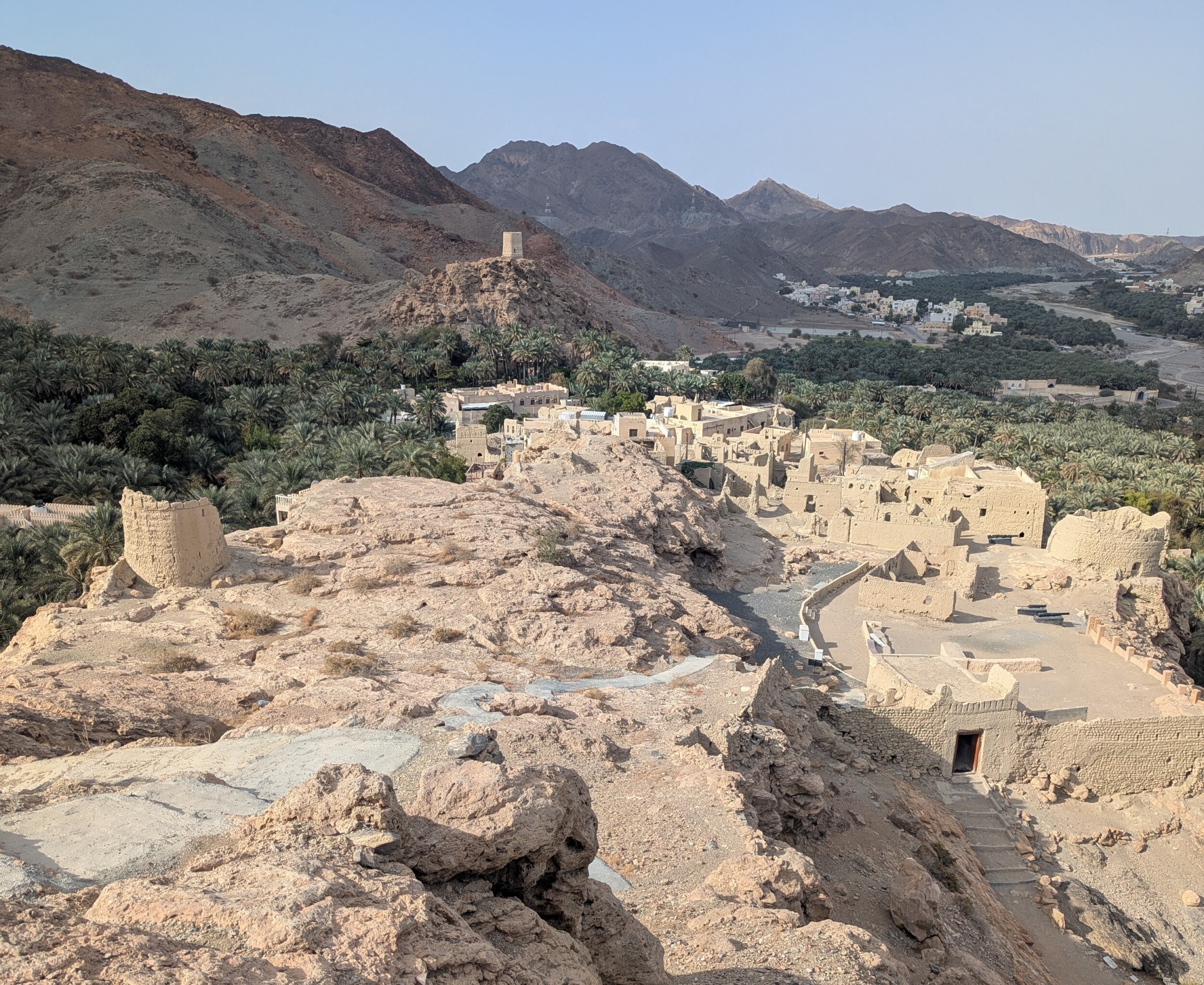 Uitzicht vanaf het oude fort in Fanja - Oman