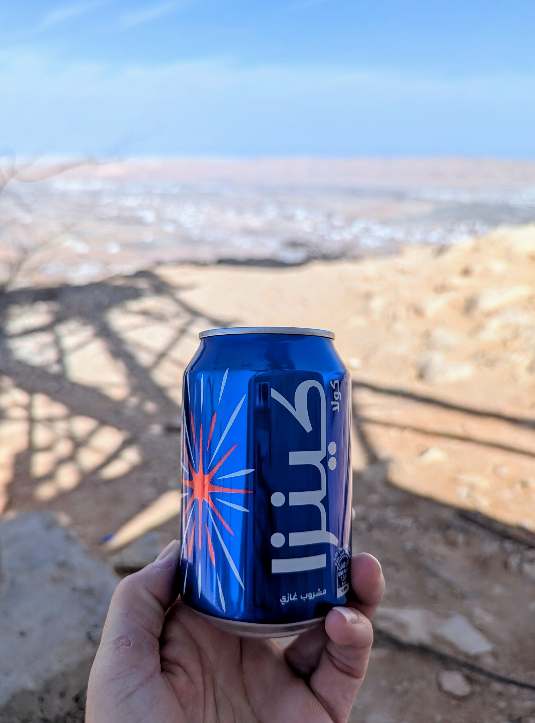 lokale cola en een liter water Sa'al Steps Muscat
