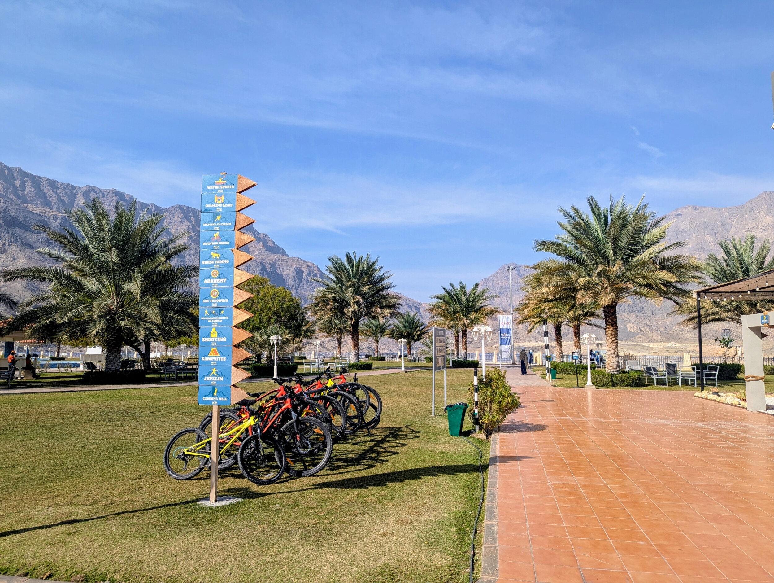 Bikes bij Wadi Dayqah Dam te huur