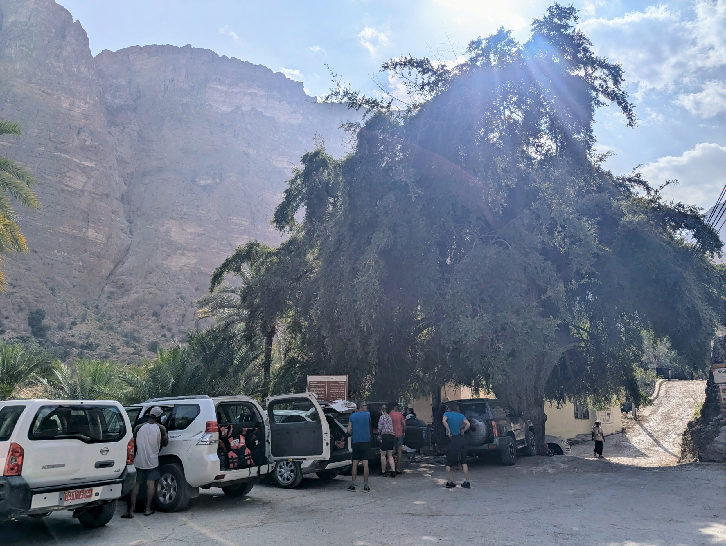 Parkeerplaats Wadi Mibam /Wadi Tiwi - Oman