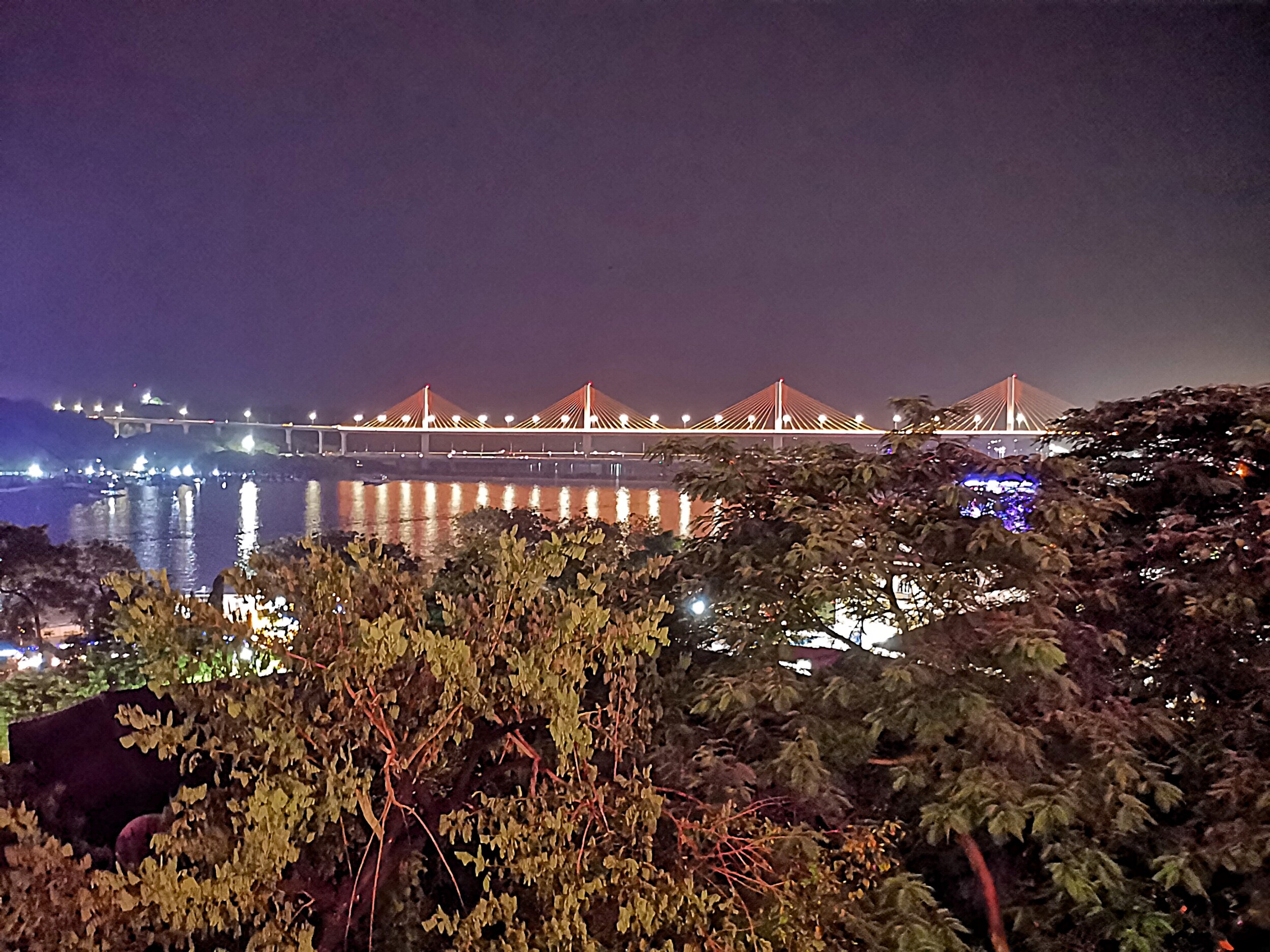 Hotel the crown in de avond in Panjim