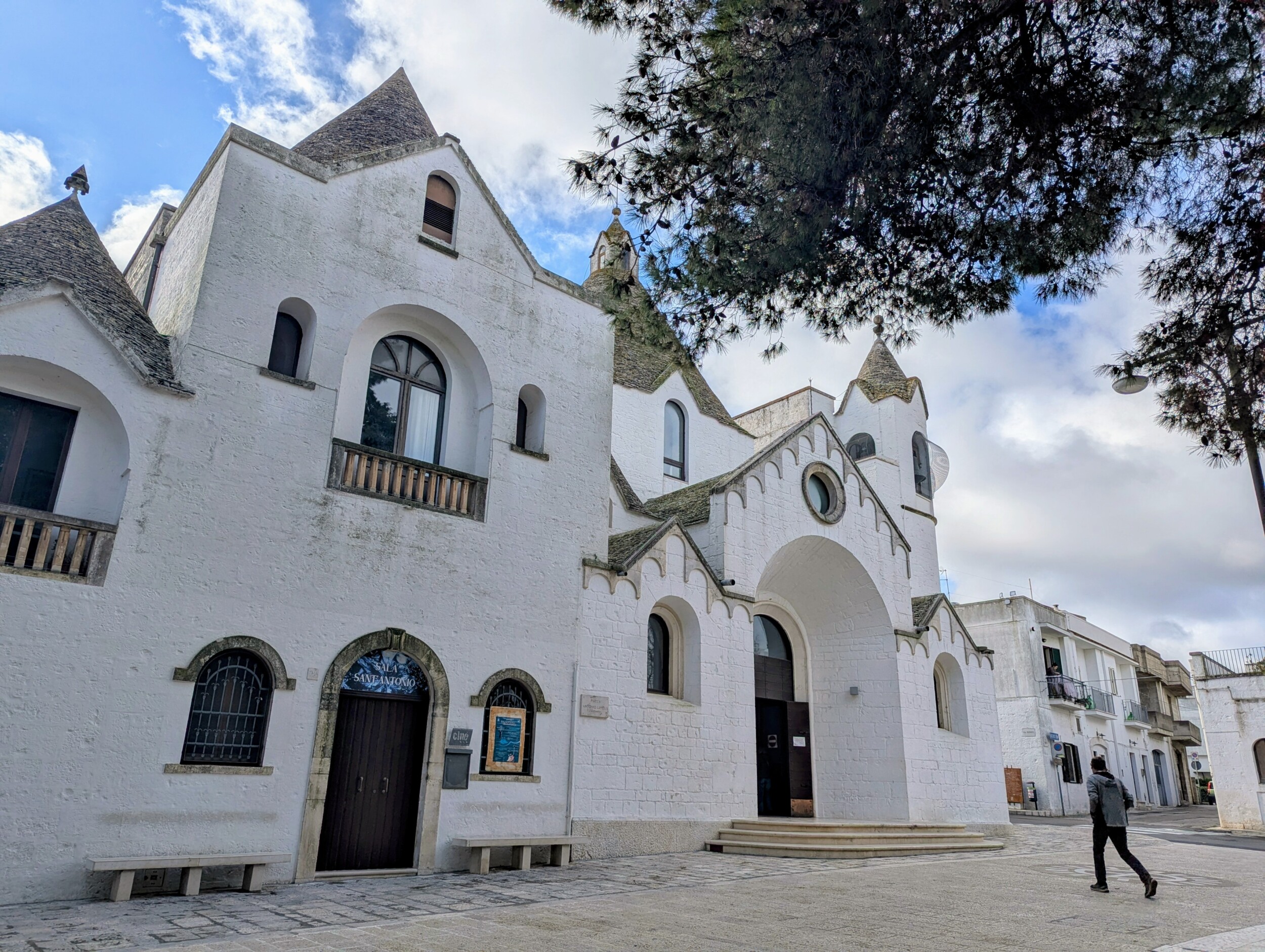 Klim omhoog naar de Chiesa di Sant'Antonio da Padova.